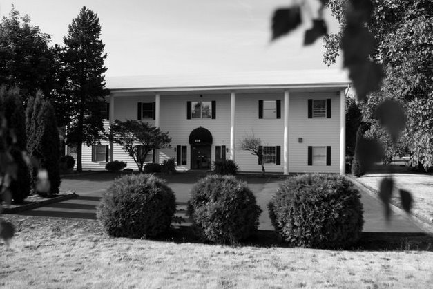  Office spaces for lease are available. We offer a great move in special! Located in Gresham on 829 SE 182nd Ave in a nice colonial style building. Lots of parking is available on this great property. Great for chiropractors, naturopaths, dentists, doctors, insurance agencies, artists, beauty care businesses, massage, etc. Building tenants currently include an herbal store, permanent makeup tattoo, massage therapist and hair stylist. ** All utilities are paid by the landlords including janitorial services, lawn upkeep and security. ** 1 month free with 3 year lease!!! One more suite is available!!Suite 202 - $350/mo - 135 sq. ft.For more information, please visit Graceland Professional Building or call Martin @ 503.515.5996  Location: Greshamits NOT ok to contact this poster with services or other commercial interests		